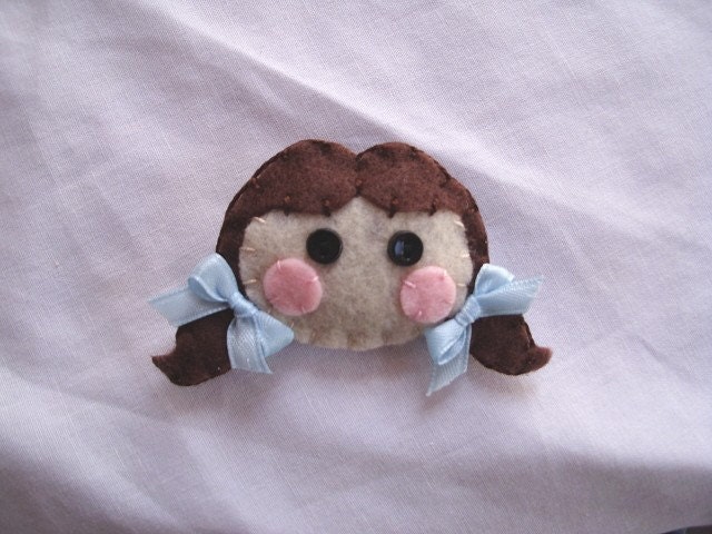 Wizaed of Oz Dorothy FELT FACE CUTIE pin