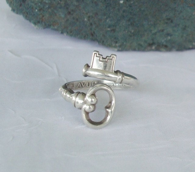 Vintage Sterling Silver Skeleton Key Bypass Spoon Ring dmfsparkles