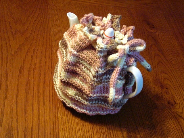 Traditional Tea Cozy Handknit for 4 or 6 Cup Teapot