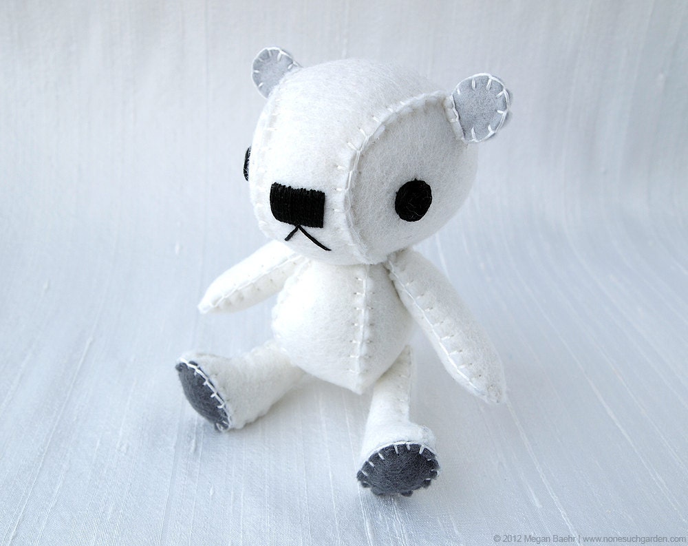 Polar Bear Plush Art Doll, Isbjorn