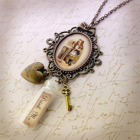 Alice In Wonderland Glass Bottle Vial Necklack Drink Me