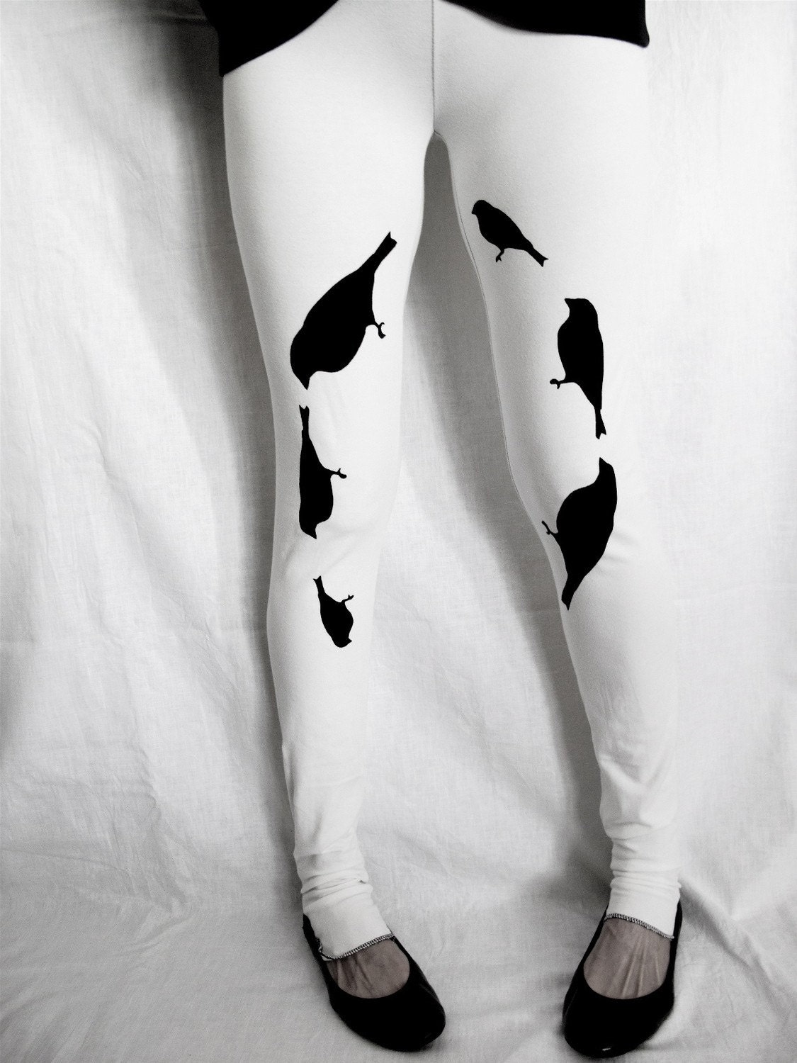 White Leggings with Print of Birds in Black