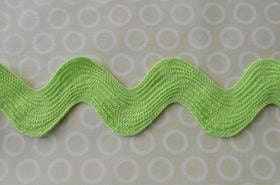 Riley Blake Jumbo Ric Rac Apple, 3 yards