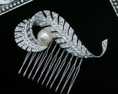 Vintage 1950 Rhinestone Feather and Pearl Haircomb