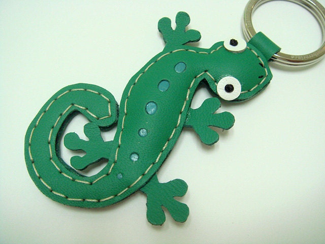 Joshua the Gecko leather keychain ( Green )