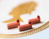 Dollhouse Miniature Food - Raspberry Cream Cake Slice - 1/12 Dollhouse Miniature Scale