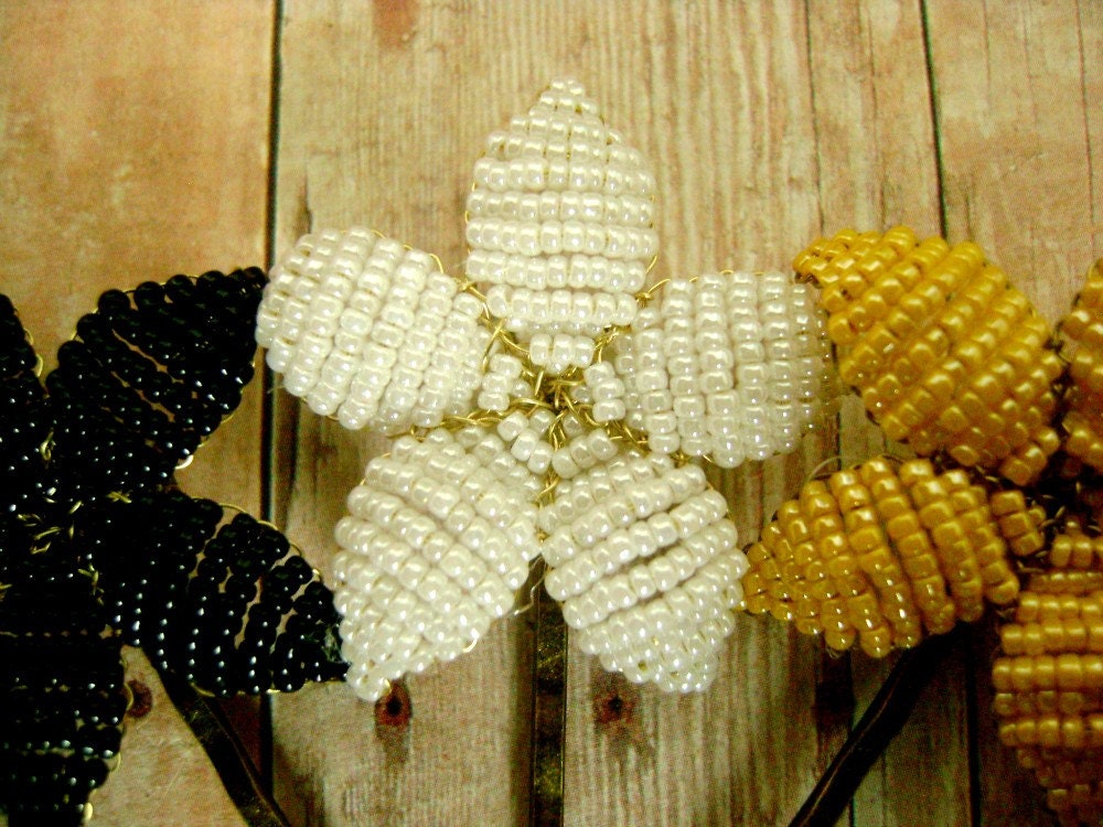 Bobby Pins - Bumble Bee - Beaded Flower Bobby Pins - Ododo Originals