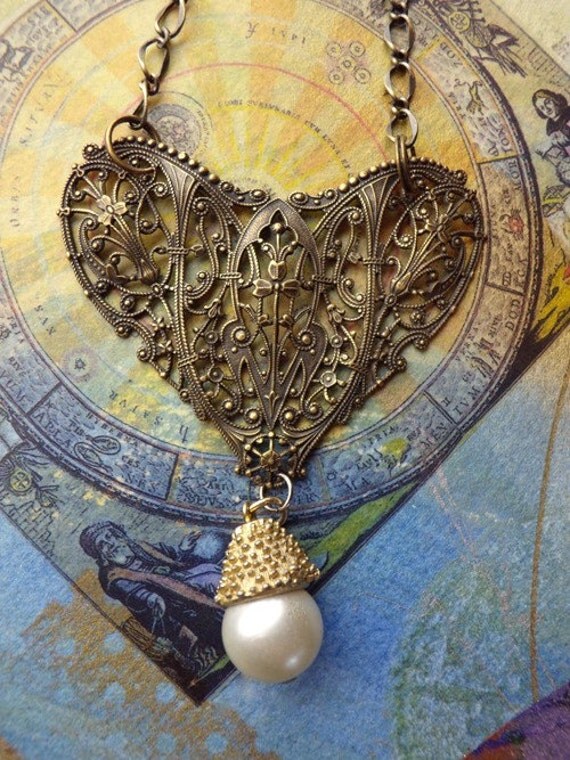 Neo Victorian Pearl Heart Pendant