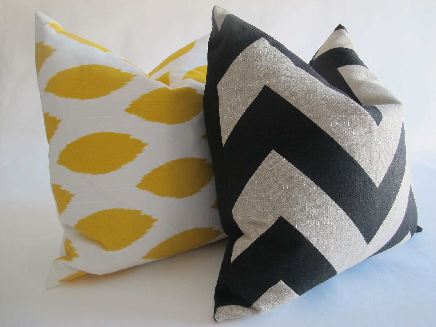 Free US Shipping-Decorative Designer Pillow Cover-22 inch-Large Chevron Zig Zag In Black And Stone