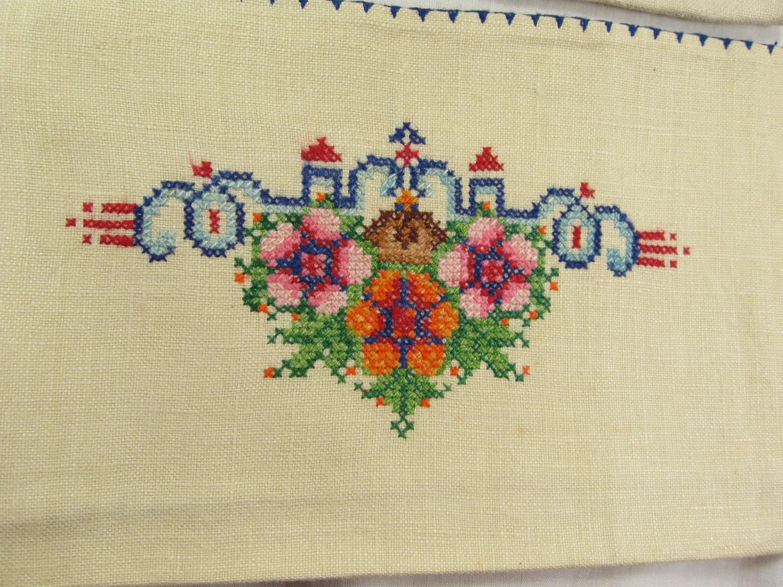 Vintage 50s 60s Embroidered Cross Stitch Set of 3 Linen Hand Towels
