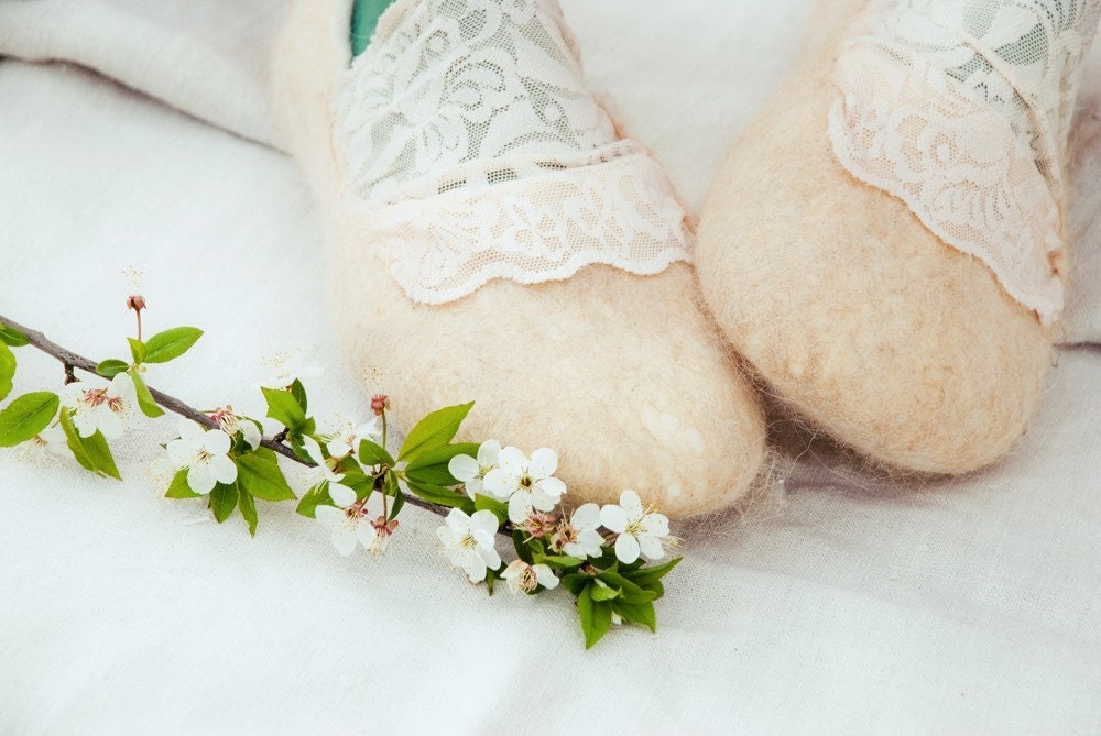 Women house shoes, felted wool slippers SWEET