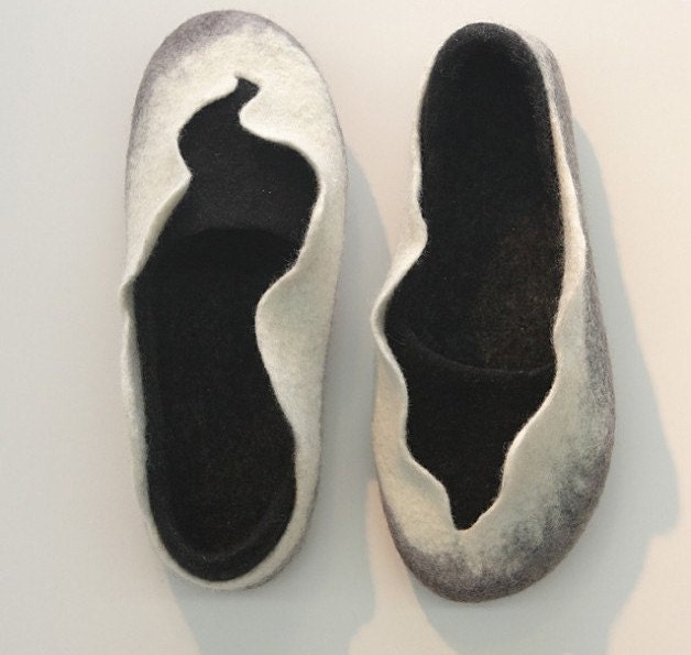 Women house shoes - Felted slippers  2in1 - Mother's Day Gifts