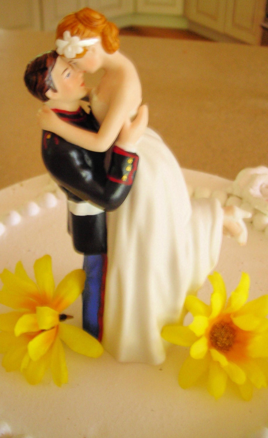 USMC Marine Corps Wedding Cake Topper HUG pose Bride uniform Kiss Lift