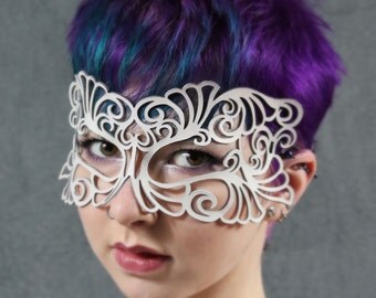 Coquette leather mask in white