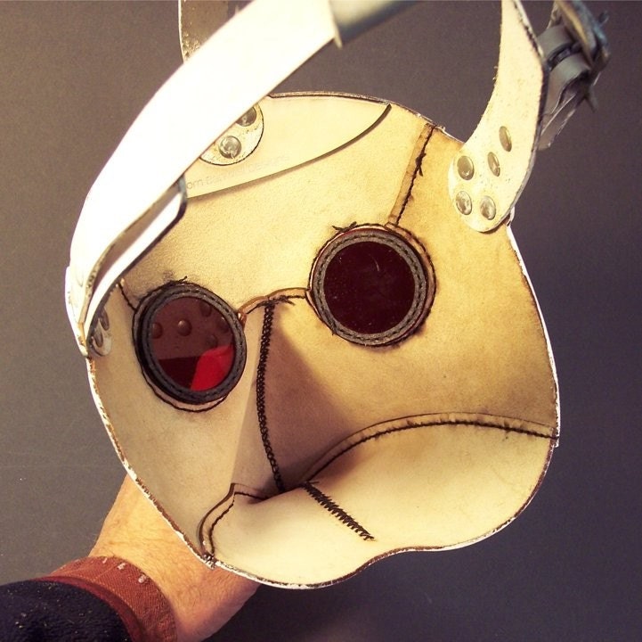 Plague Doctor's mask in white leather Classic