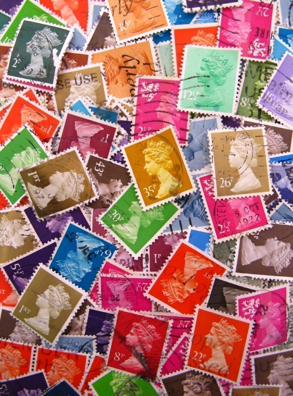 United Kingdom postage - The Queen in multicolors - 40 different colors