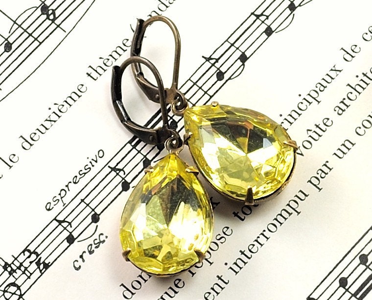 Vintage Glass Earrings. Jonquil Vintage Jewel Earrings in Antiqued Brass. Sweden Earrings in Teardrop Jonquil
