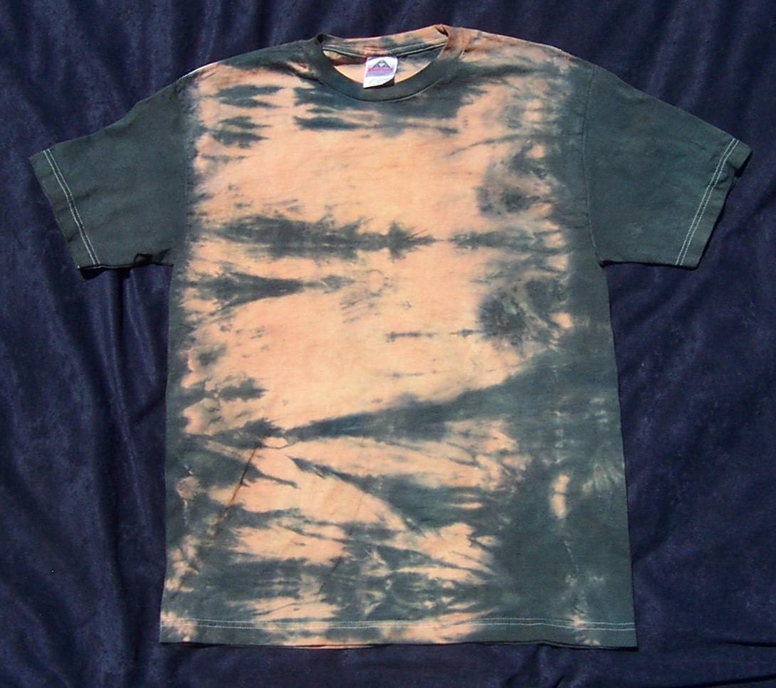 L Tie Dyed T-Shirt in Orange and Black