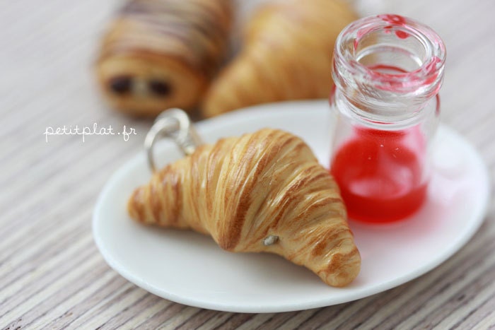 Croissant Pendant - Parisian Pastry and Bakery - Paris Collection