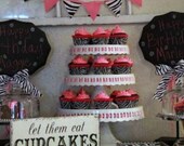 let them eat CUPCAKES Self Standing Table Sign Shabby Vintage Wedding Signs  4 3/4 x 12