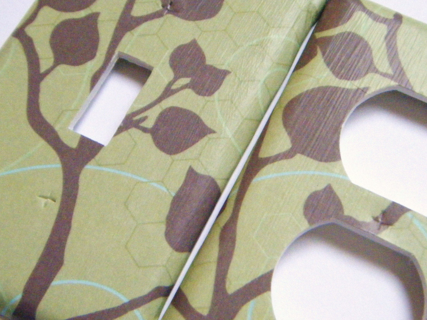 Branches on Green Background Lightswitch and Outlet Cover