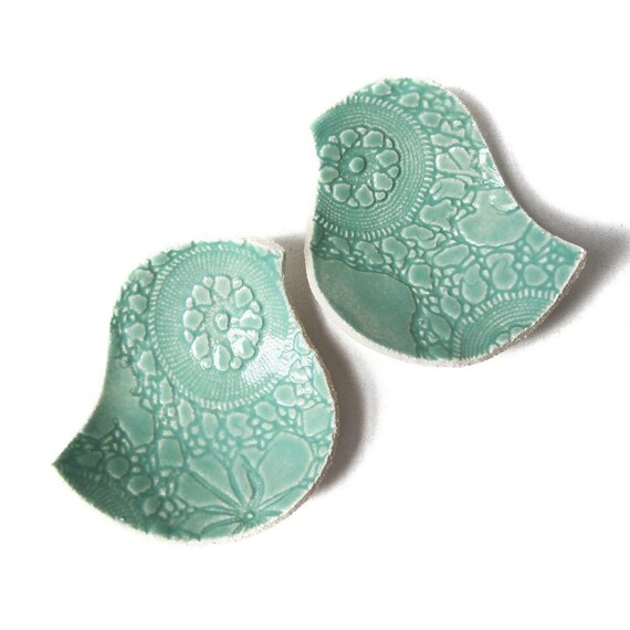 Ceramic bowls Birds of a feather bowl duo Seafoam turquoise blue green pottery Vintage lace texture Home decor Ring bearer pillow Ring dish