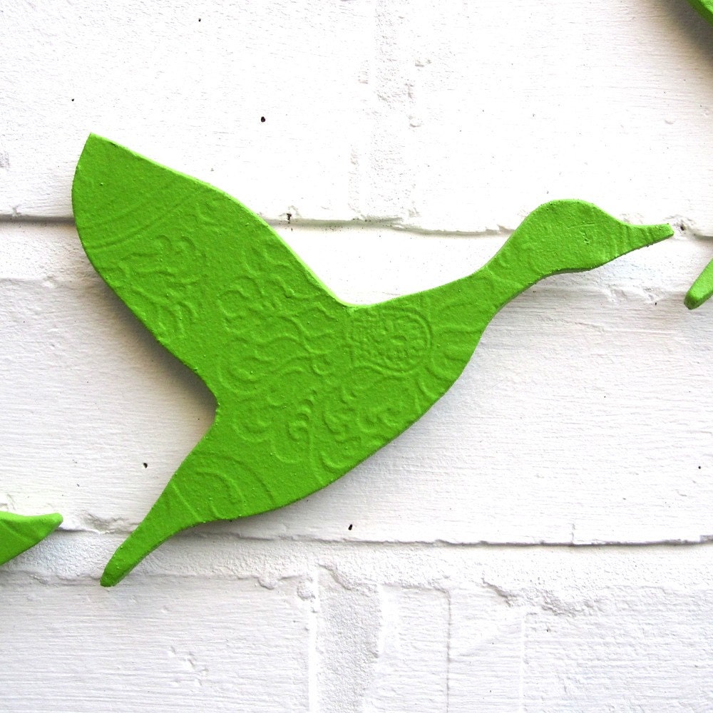 Ceramic wall art Flock flying ducks set of three New colour bright fuschia pink Home decor Wall ornament Modern retro artwork