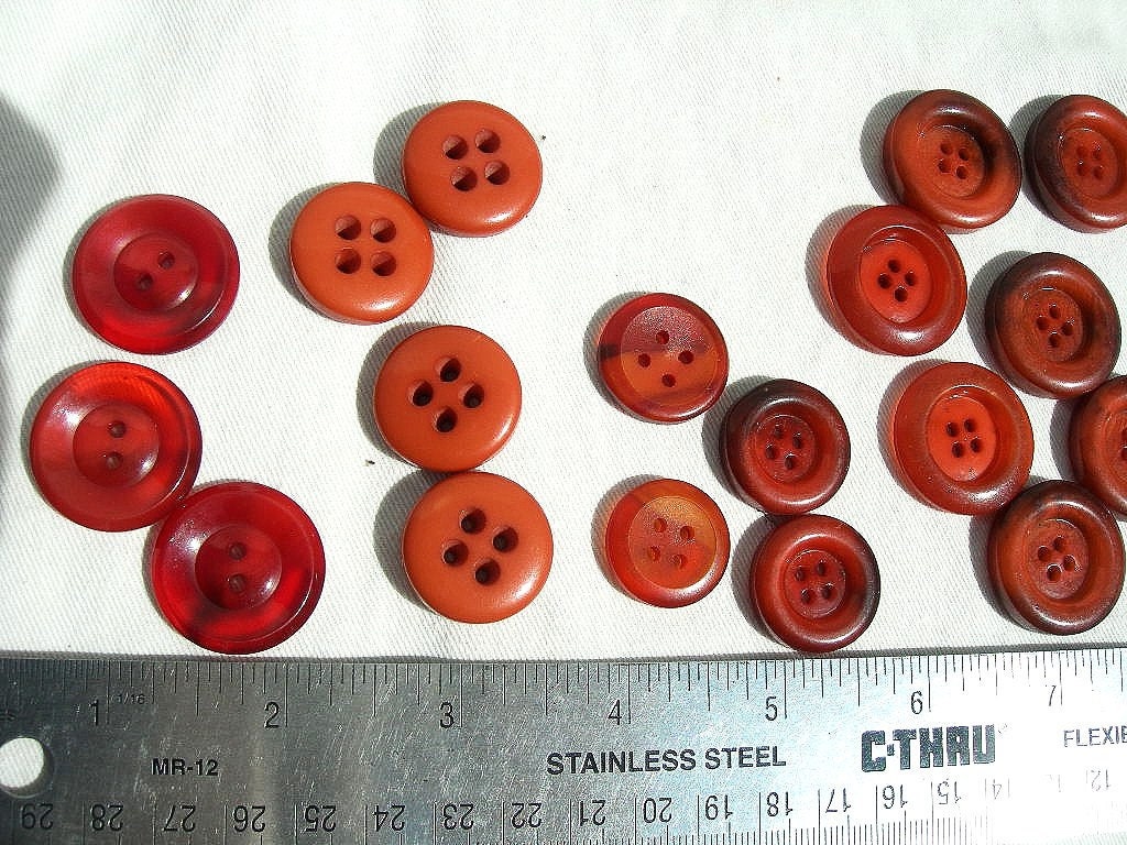 18 Vintage Bakelite Coat Buttons/ Oranges/ Reds