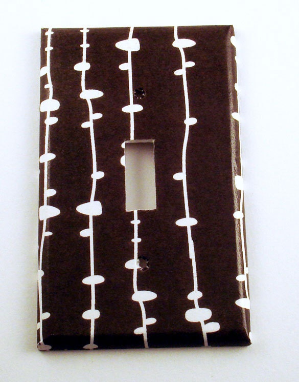 Switchplate   SIngle Light Switch Cover  Wall Decor  in Novel  (191S)