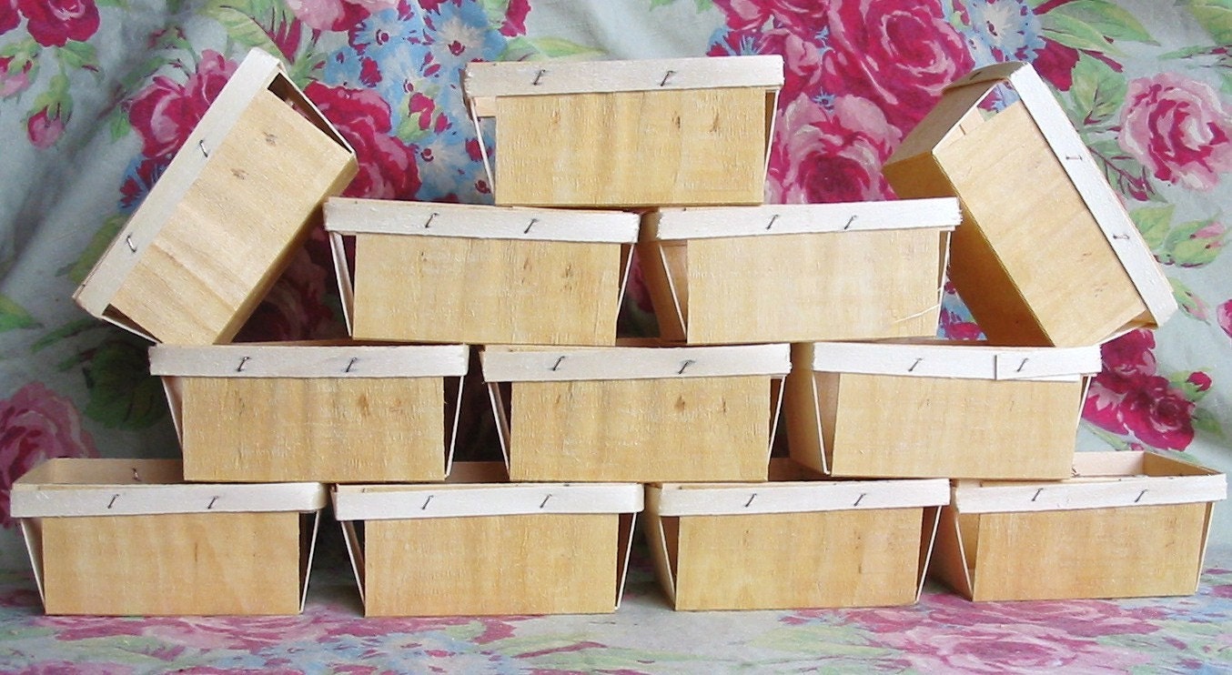 One Dozen New Wood Berry Baskets Pint Size Great Packaging