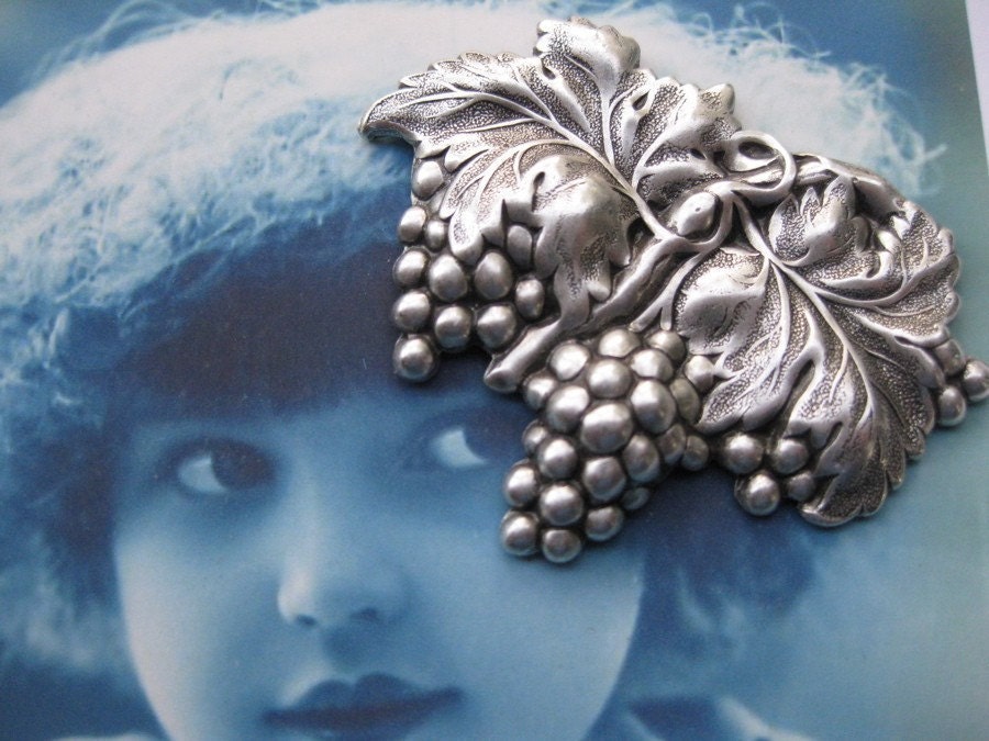 Large Silver Ox Plated Grape and Leaf Stampings With or Without Holes 509SOX  x1