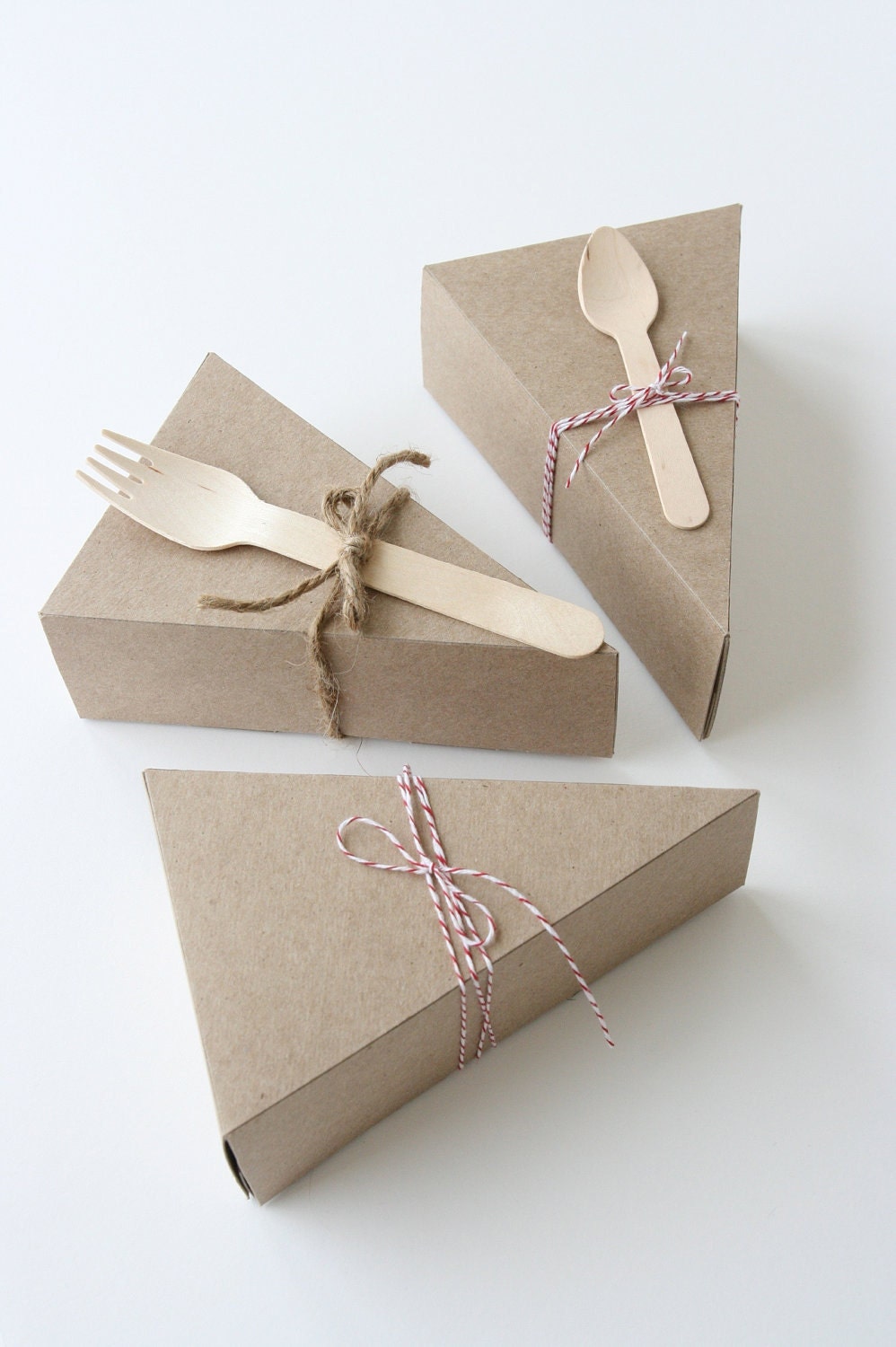 48 DELUXE LIDDED Wedge-Shaped Pie Box Kits with FORKS