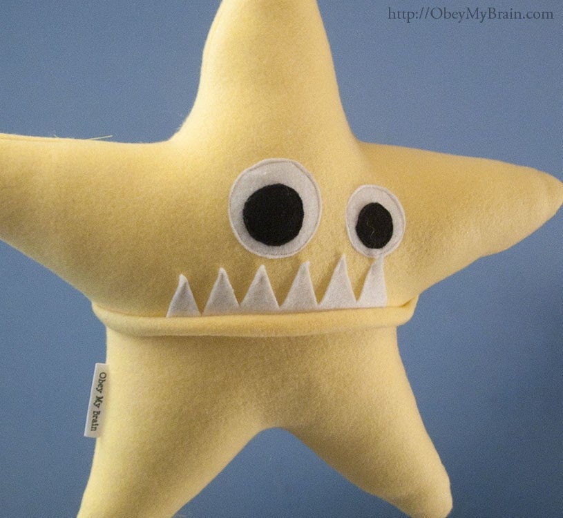 Large Starfish Fleece Plush - Light Yellow