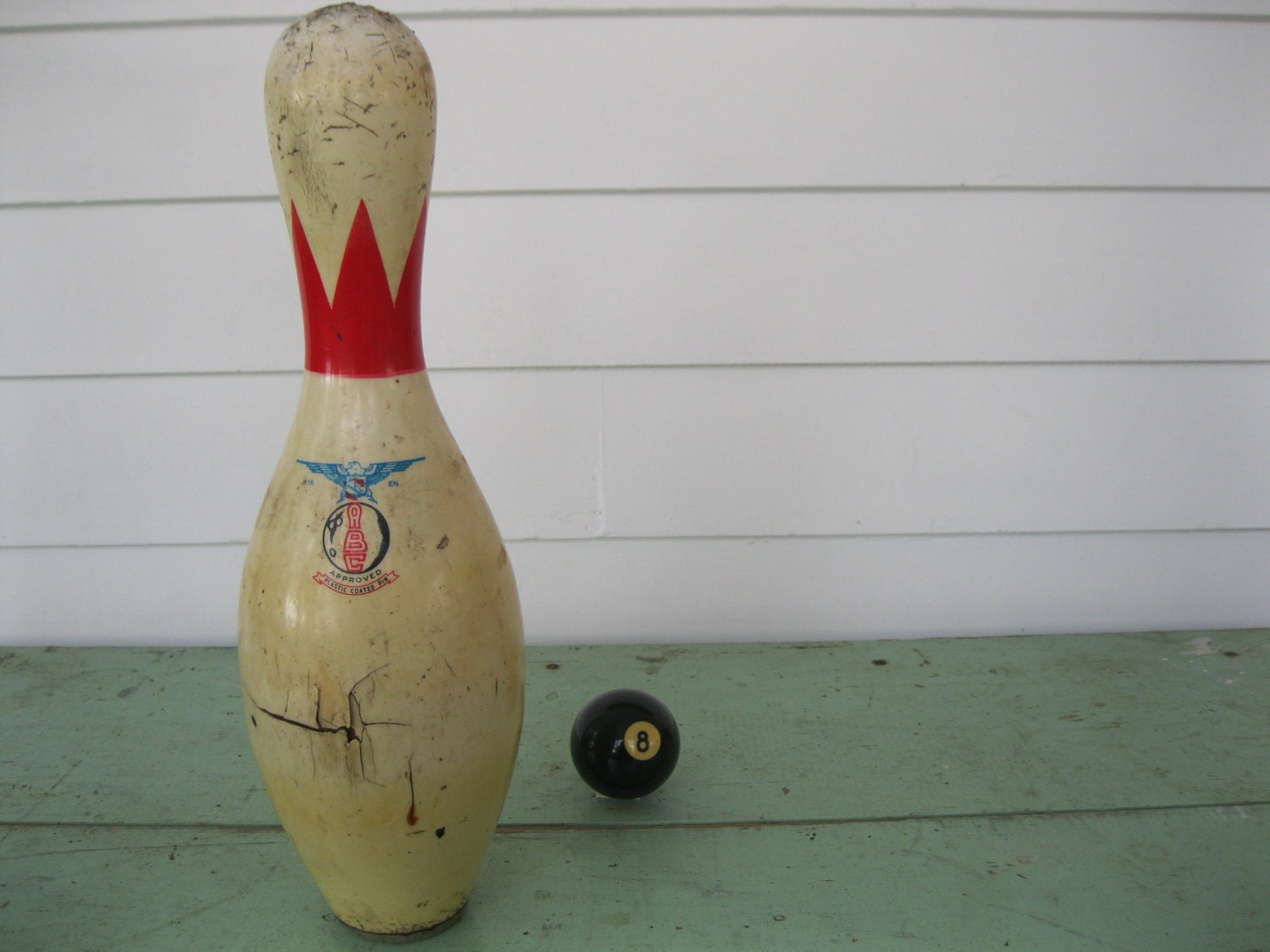 Shabby bowling pin