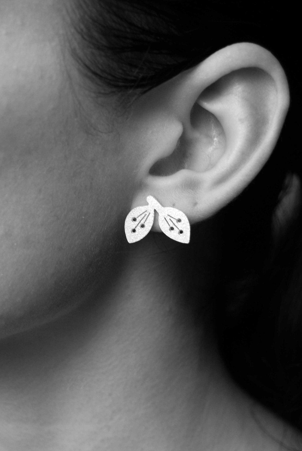 Texturized Sterling Silver Earrings. Roll Printed Texture. White. Post. MIRTO Little Earrings. Handmade by Maria Goti Joyas.