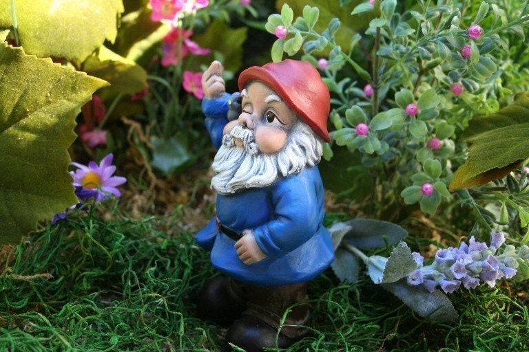 Garden Gnome Flipping The Bird Concrete Rude Gnome Statues for Sale