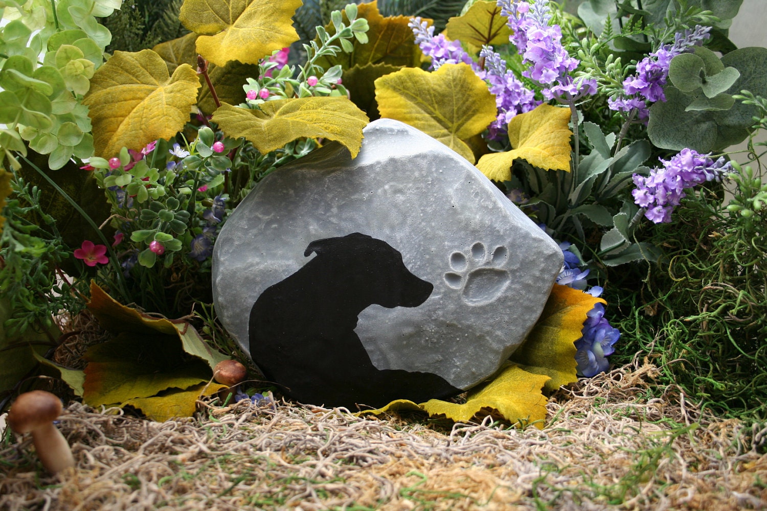 Dog Memorial, Pet Memorial, Custom Hand Painted Silhouette Marker of Your Pet