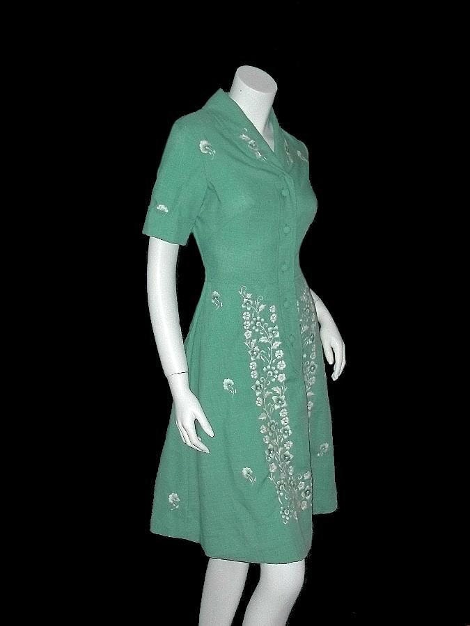 FOLKLORIC FAIRYTALE Vintage 60's Heavily Embroidered Dress S
