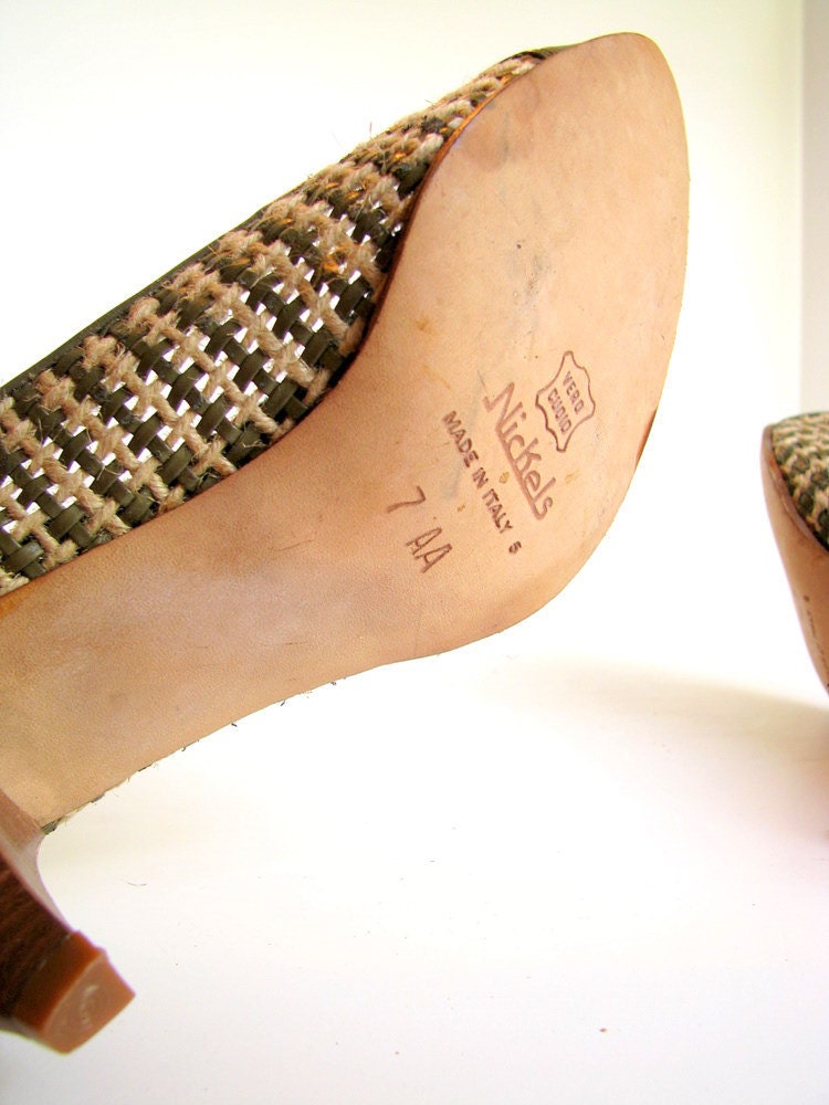 1980s Olive Green Woven Spectator Nickels Pumps Vintage Shoes Size 6.5AA