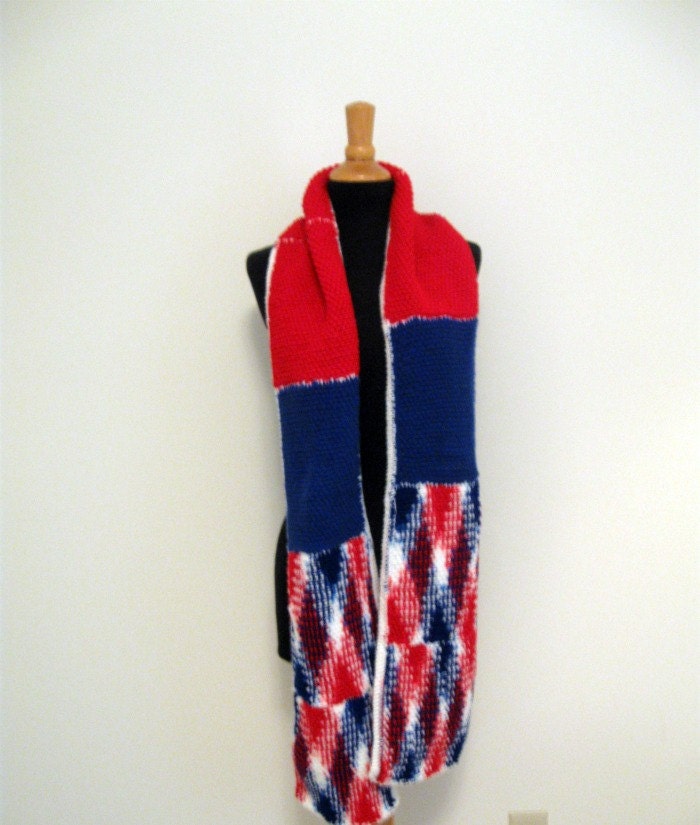 vintage red white and blue knit scarf