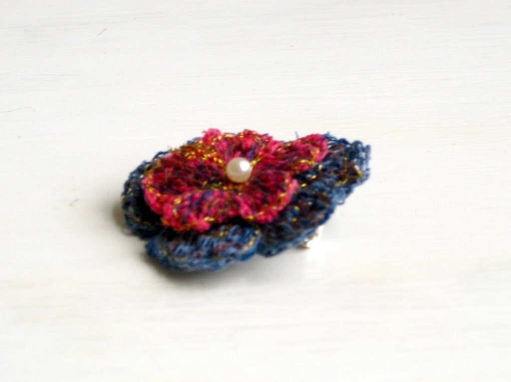 Brooch fiber art flower red blue Danish