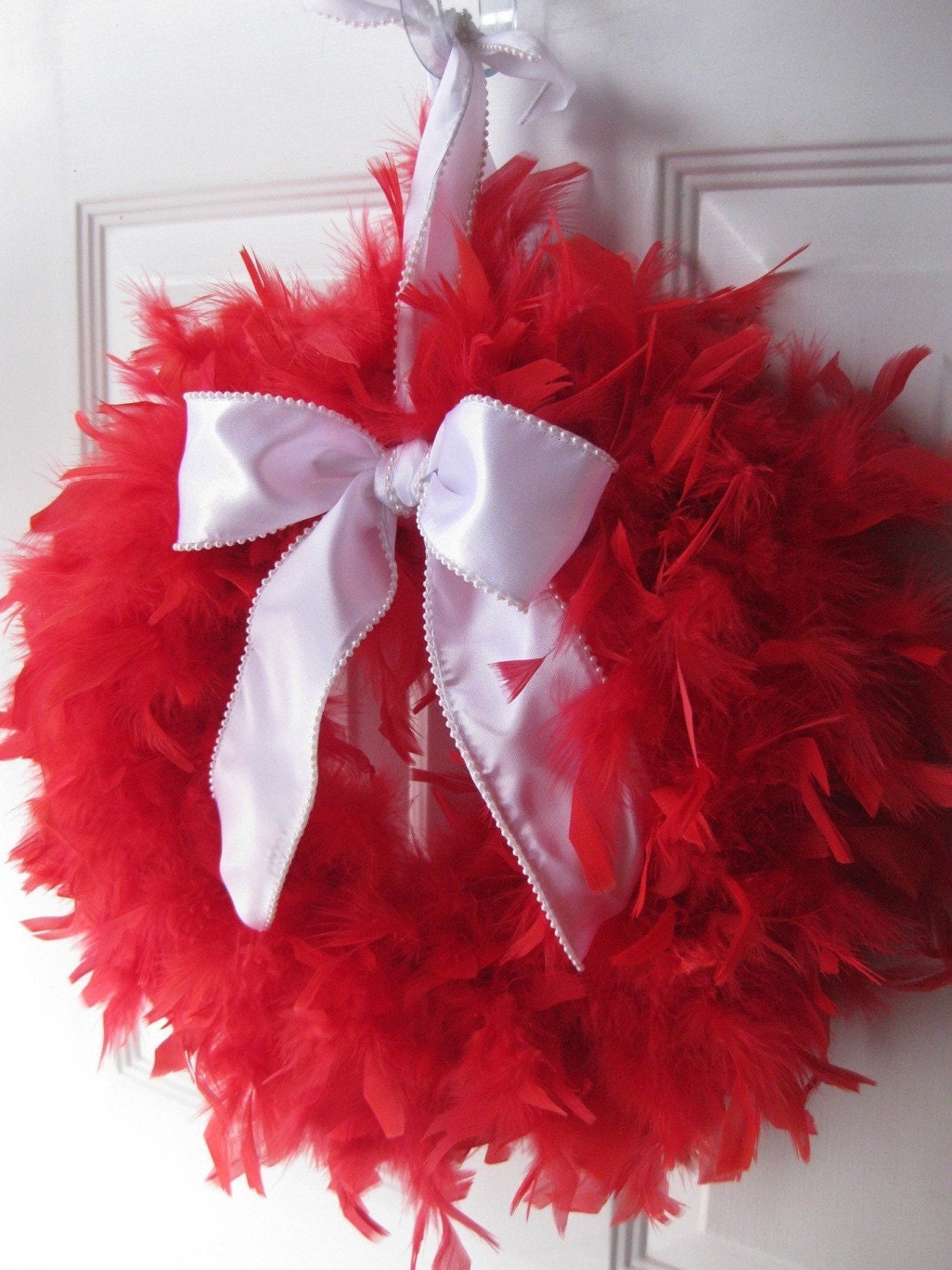 romantic feather wreath- red