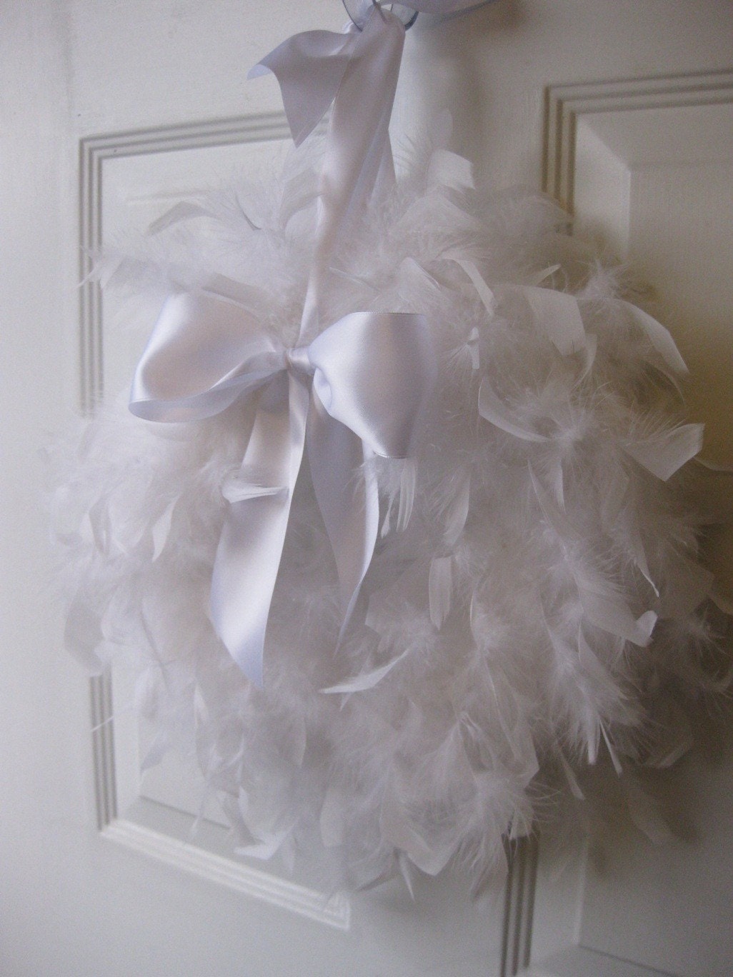 romantic feather wreath- white
