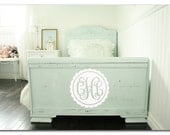 Scalloped Circle Monogram