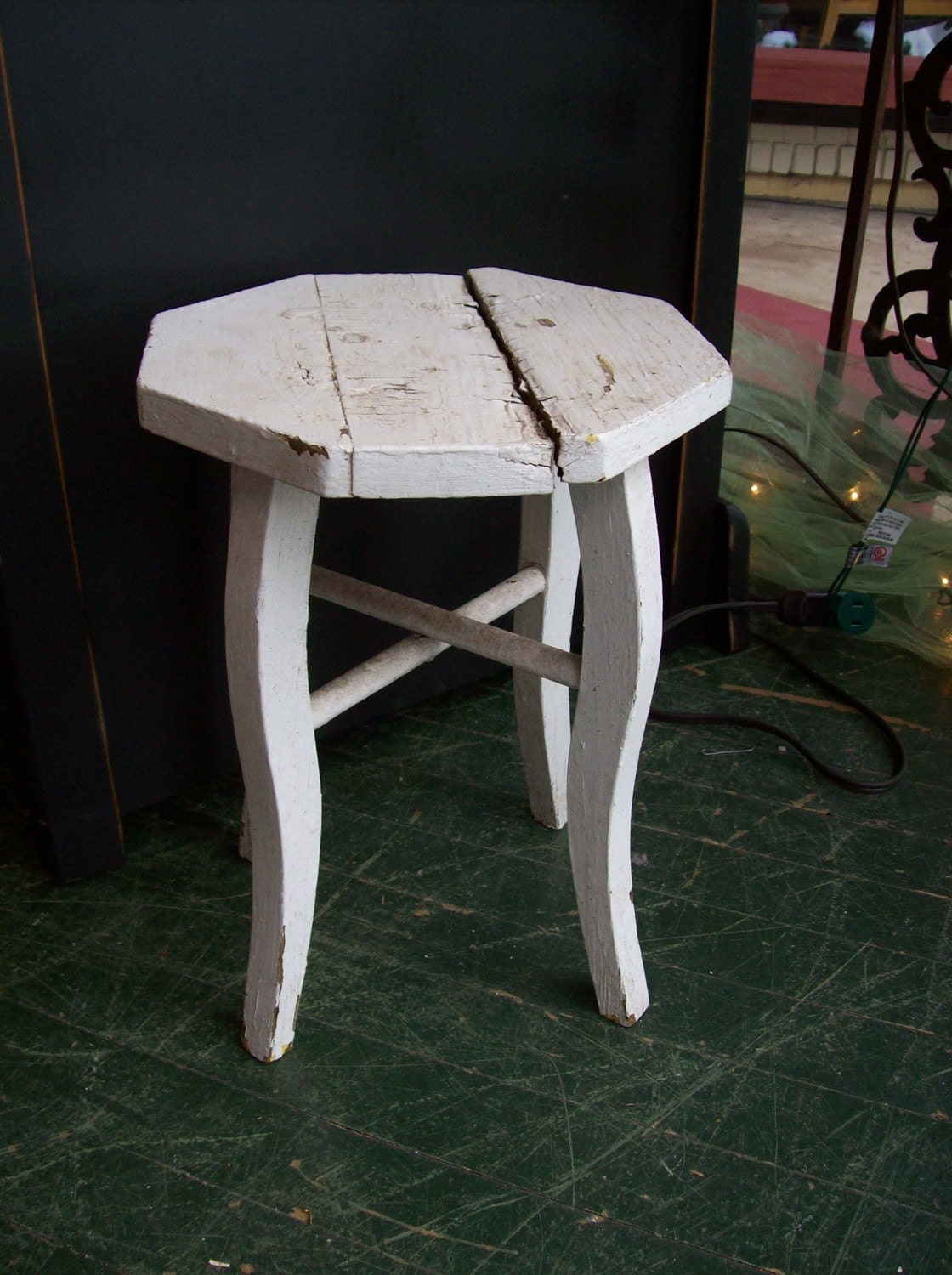 Vintage Primitive Table Rustic Cake Stand Wedding Decor Farmhouse French Country Chic Shabby Plant Stand Fern Chippy Paint Beach House