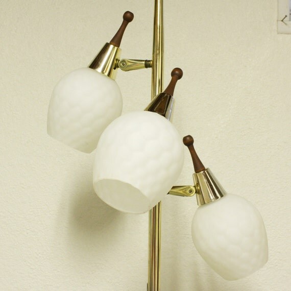 Glass Floor Lamp Shades on Vintage Floor Lamp   Glass Shades   4 Way Switch   Adjustable Lights