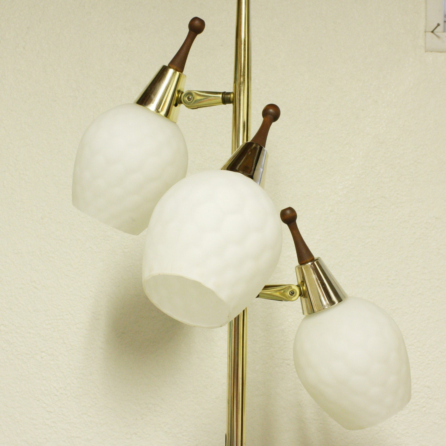  Floor Lamps on Vintage Floor Lamp   Glass Shades   4 Way Switch   Adjustable Lights