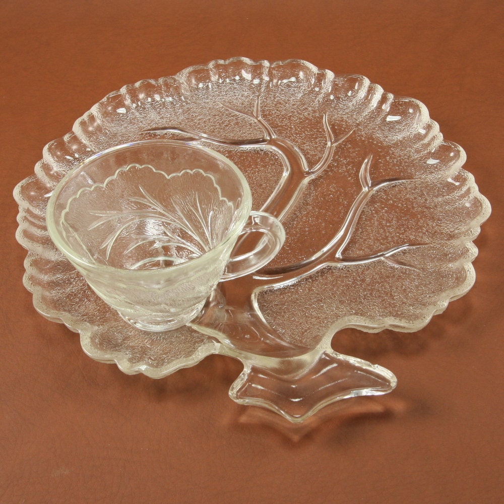 Pebble Leaf Twiggy Glass 2 Snack Plates Cups Sets Indiana Vtg