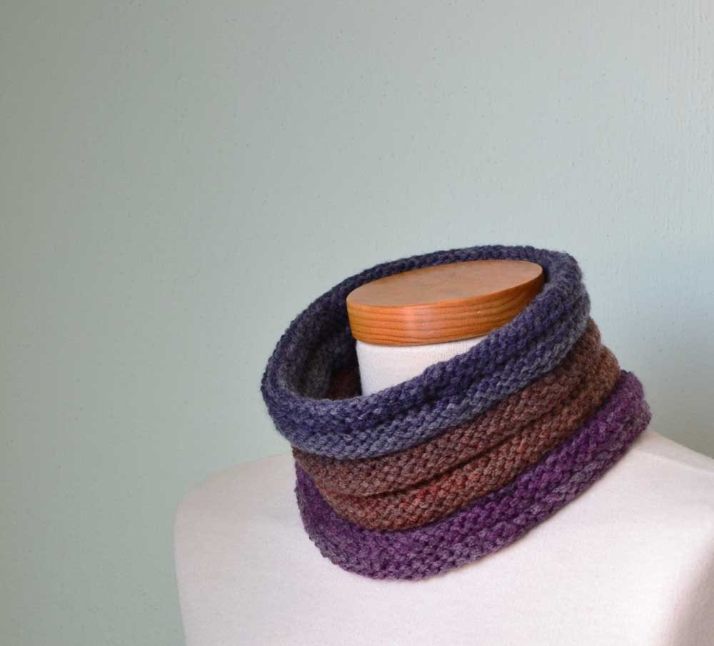 Ribbed knitted cowl, Plum, blue, brown Unisex E450