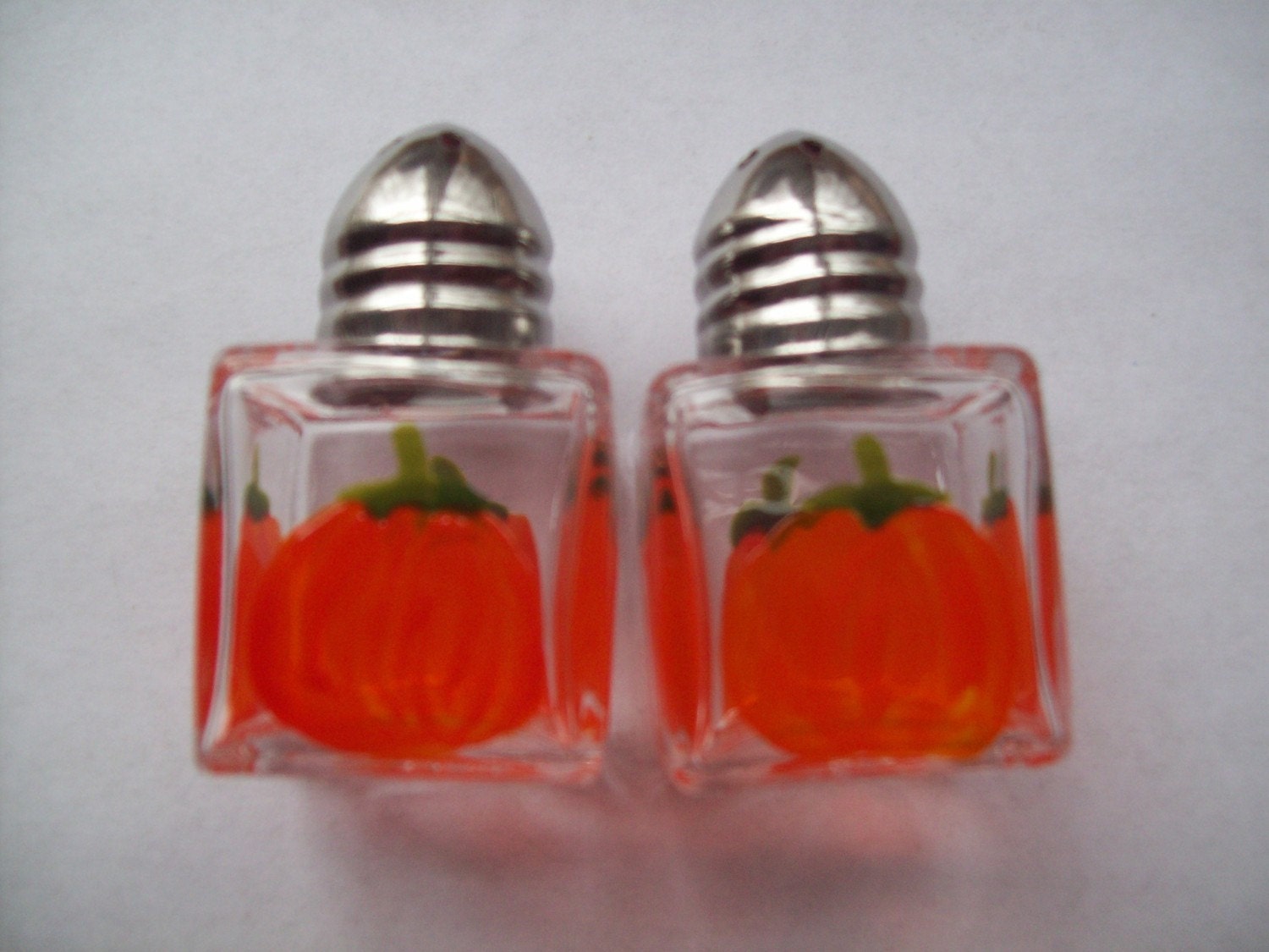 Handpainted mini salt and pepper shakers  party favors  pumpkins pumpkin fall thanksgiving